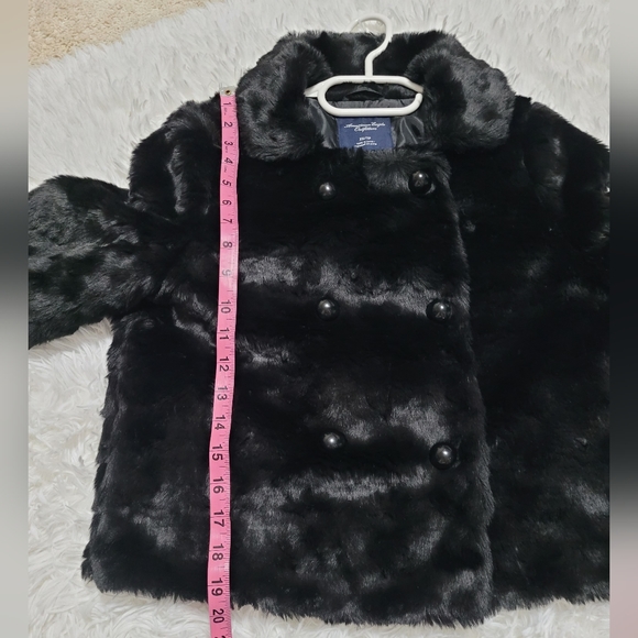 American Eagle Outfitters Faux Fur Cropped Jacket in XS - Picture 8 of 9